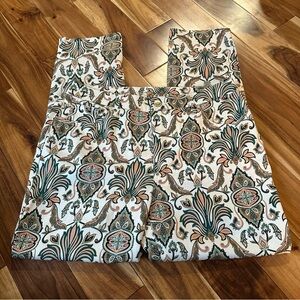 Chico so slimming girlfriend slim leg ankle. Size 8R paisley print